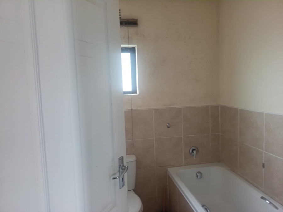 3 Bedroom Property for Sale in Graceland Eastern Cape
